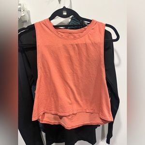 Lululemon crop tank